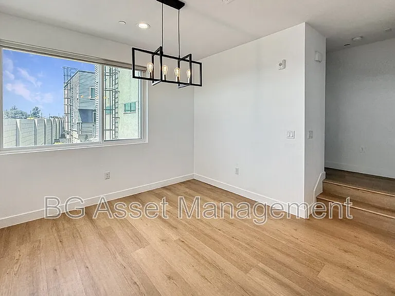 3909 Wattling St — Photo 7