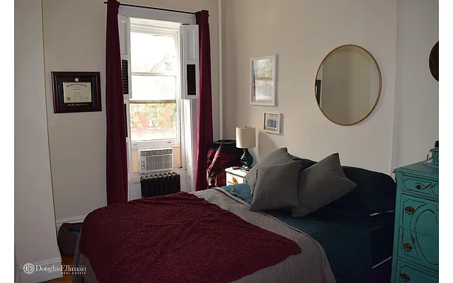 Rented by Douglas Elliman | media 8