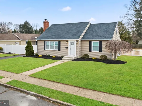 81 Wittenborn Ave, Hamilton, NJ 08619