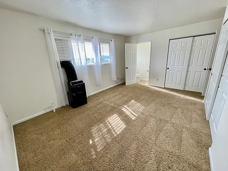 1083 W L St — Photo 19