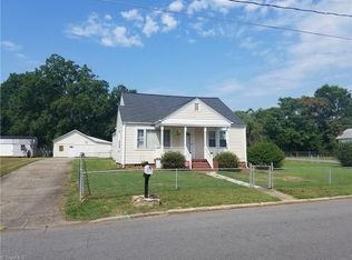 209 S High St, Eden, NC 27288