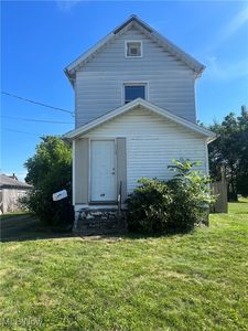 18 W Faith St, Struthers, OH, 44471