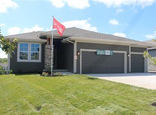 2651 W Concord Dr, Olathe, KS 66061