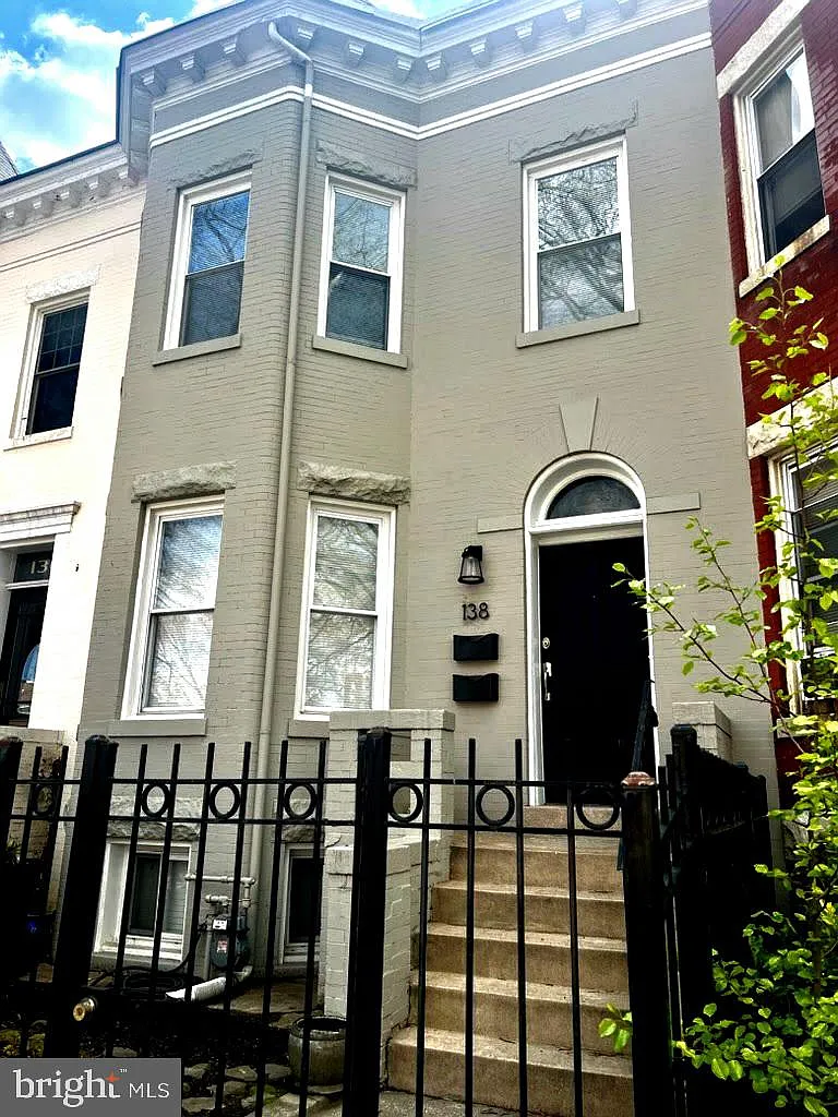 3 bed, 1552 sqft, $3,500 — Photo 1