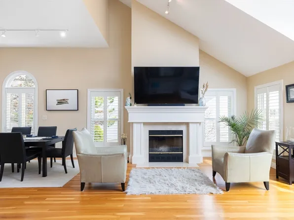 7 Cutter Ln #7, Quincy, MA 02171