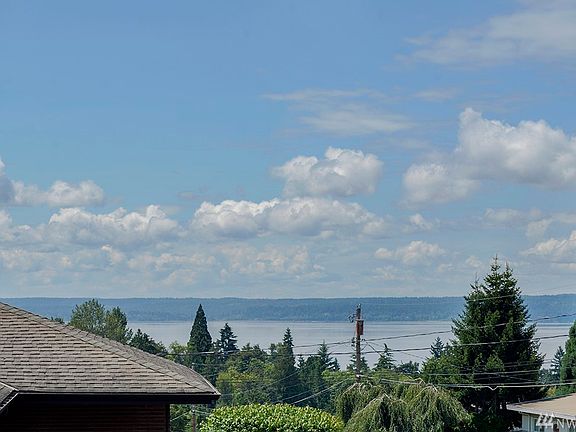 5th image of 17705 3rd Pl SW