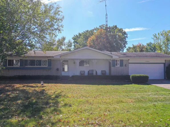 1203 Pickwick Pl, Flint, MI 48507