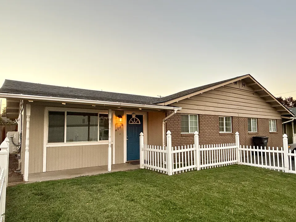 402 S 40th Ave #402