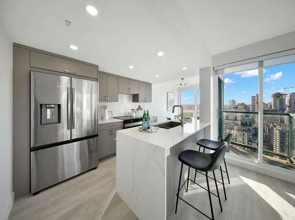 939 Homer St #3309, Vancouver, BC V6B 2W6