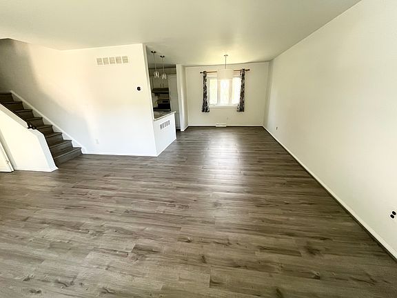 4th image of 16 Cornwall Dr