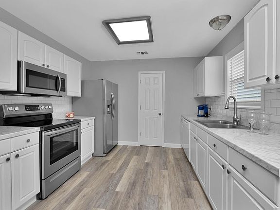 120 Willard - Kitchen View 2_06142024