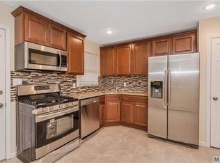 96 Hewlett Dr, Sound Beach, NY 11789