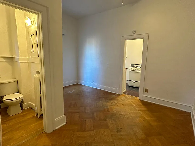 1551 N Gaylord St #1 — Photo 3