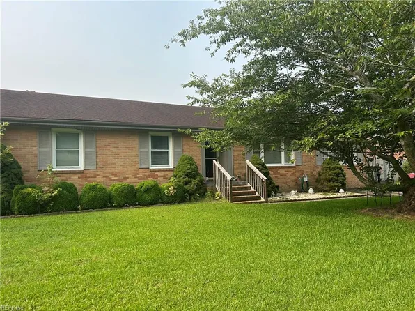 4213 Valencia Rd, Chesapeake, VA 23321