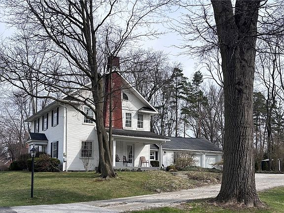 3rd image of 2011 Burbank Rd