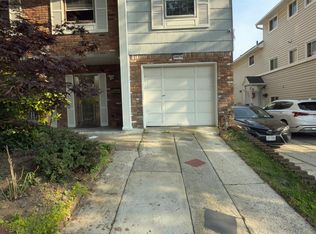 24076 67th Ave #2, Little Neck, NY 11362