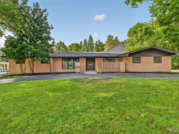 14 Wedgewood Ln, Saint Louis, MO 63141