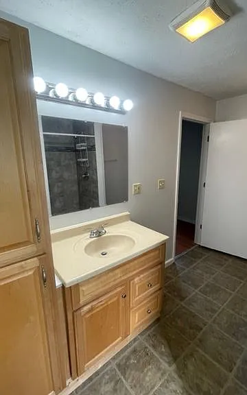 455 East Dr — Photo 17