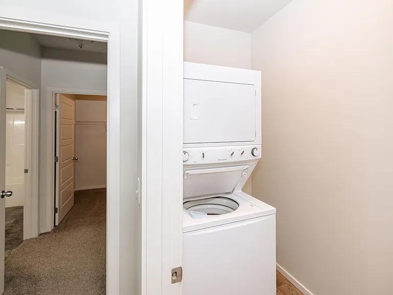 Kascade Place Apartments — Photo 99