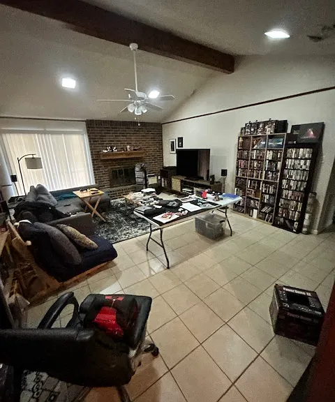 1802 Laura Ln — Photo 3