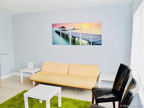 3rd image of 618 NE 20th St #1