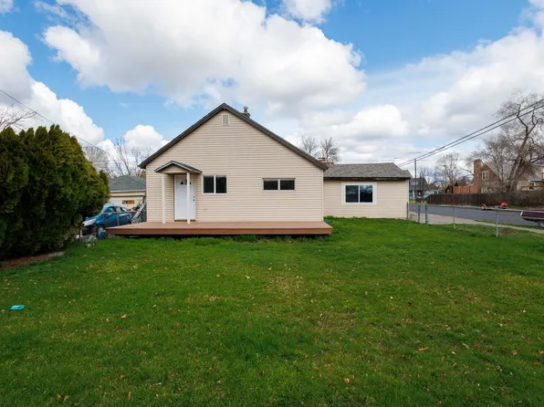 3701 N Lidgerwood St, Spokane, WA 99207