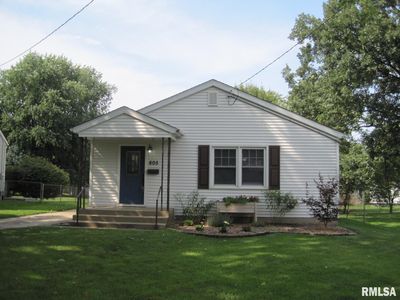 805 E Adams St, Washington, IL, 61571