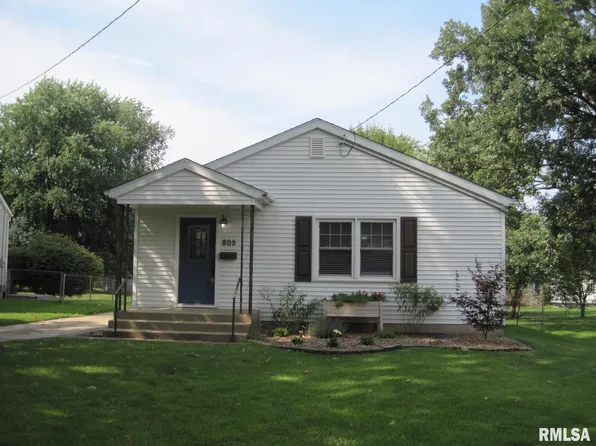 805 E Adams St, Washington, IL 61571