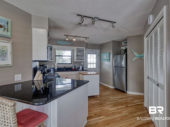 3rd image of 1496 Sandpiper Ln