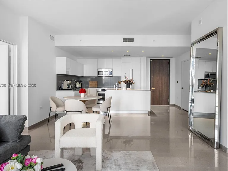 88 SW 7th St #809 — Photo 9