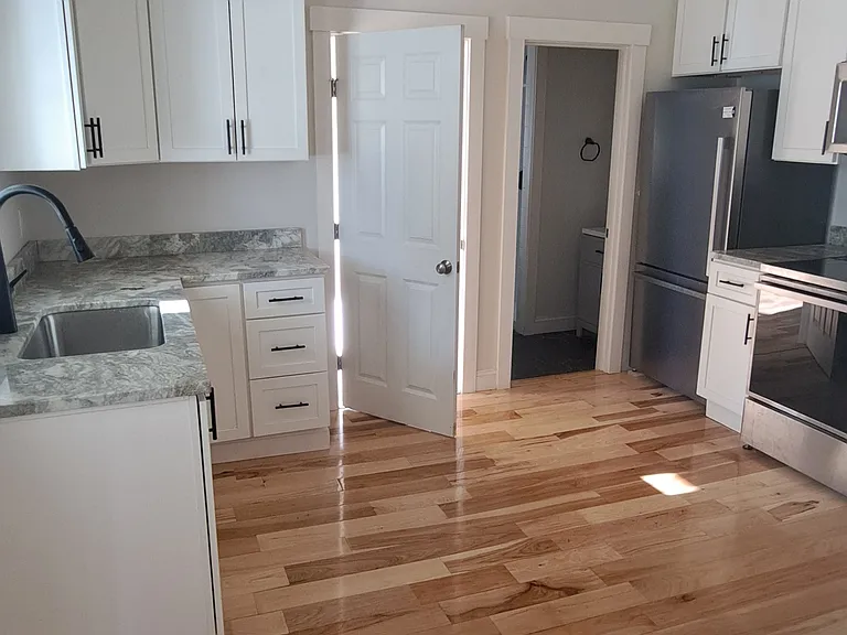 360 Elm St #1 — Photo 2