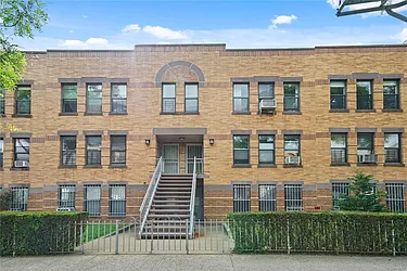 1678 Norman Street #1B image 1 of 20