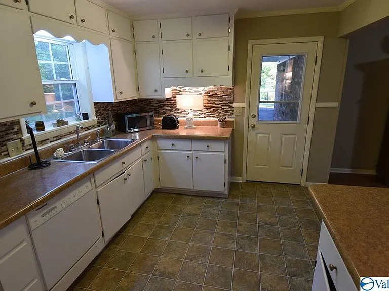 3500 Colonial Dr — Photo 20