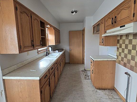 4th image of 2511 N Ohio Ave