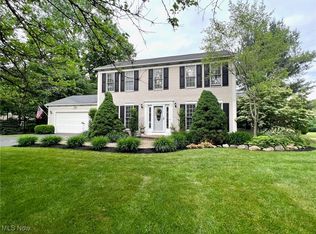 11291 Highland View Dr, Chardon, OH 44024