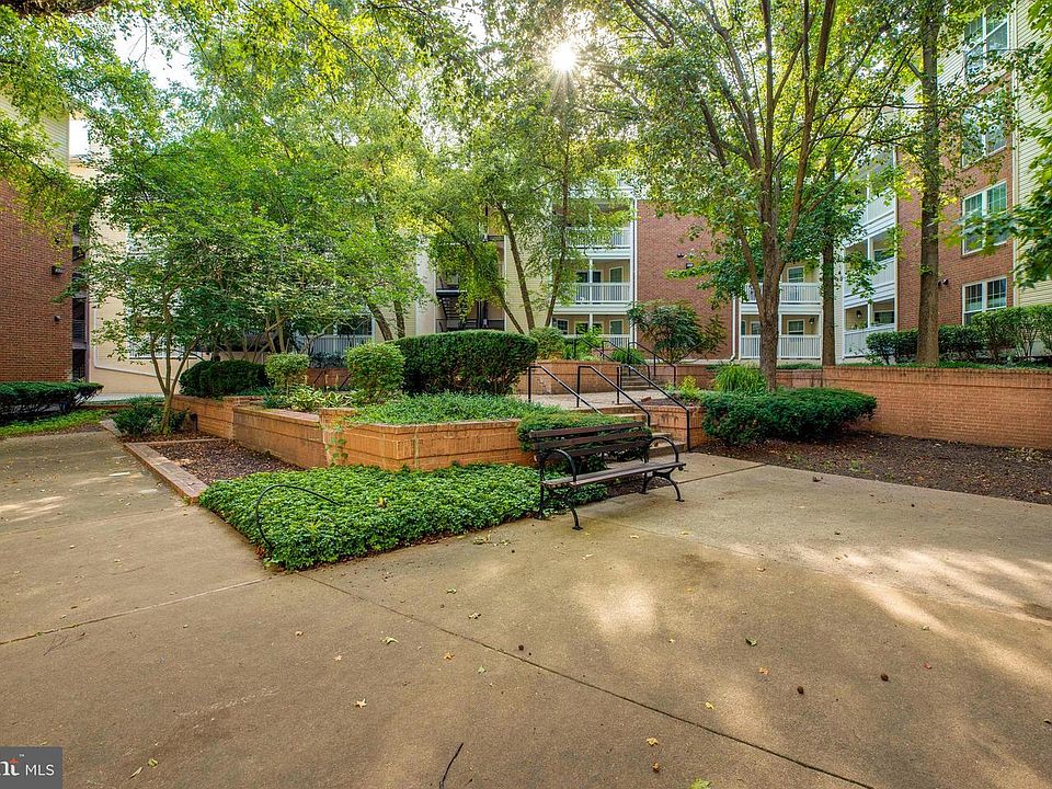 1st image of 1524 Lincoln Way APT 431