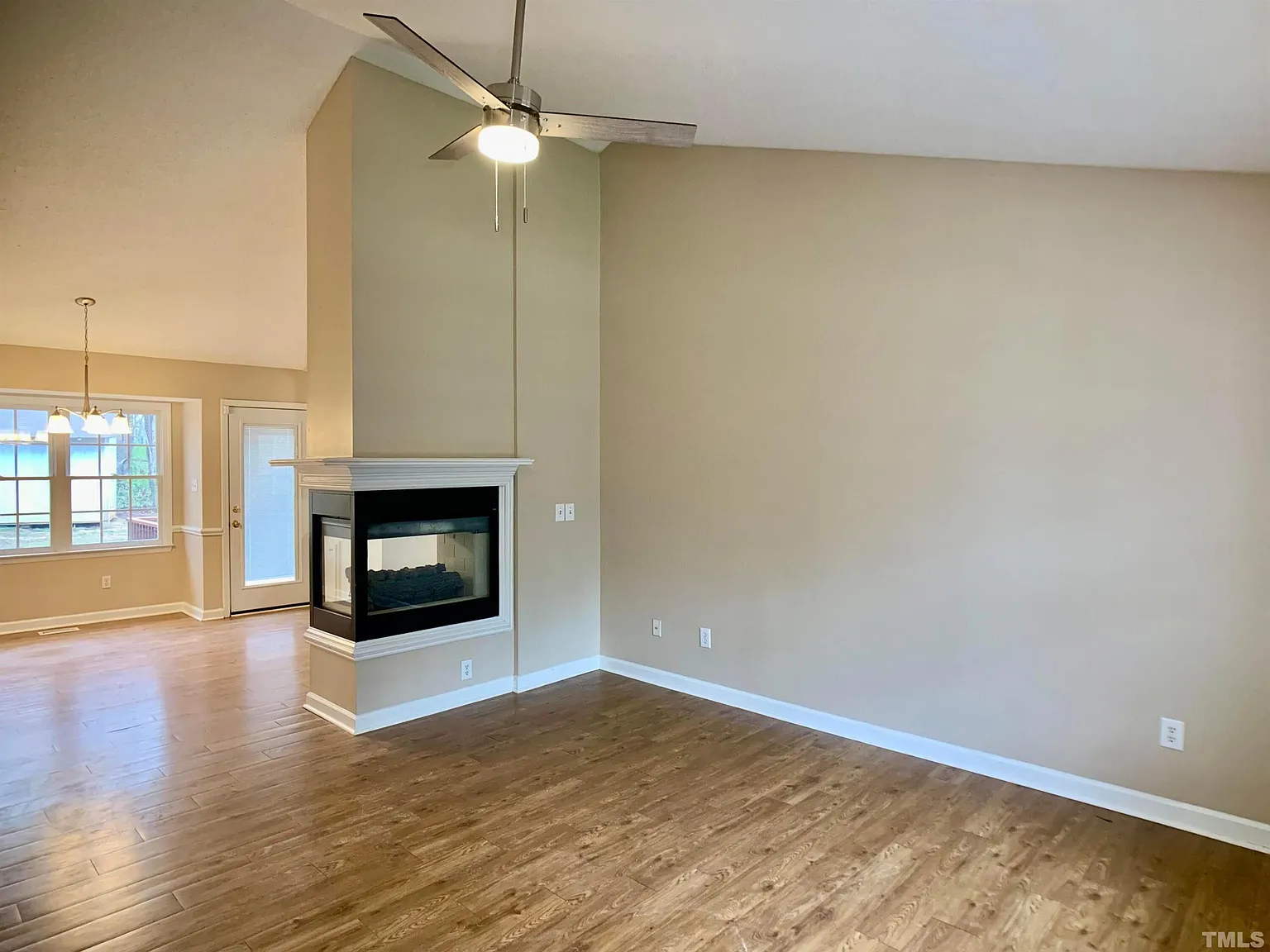 3 bed, 2.0 bath, 1300 sqft, $1,625 — Photo 4