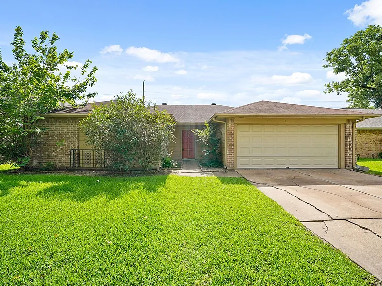 3714 Embarcadero Dr — Photo 1