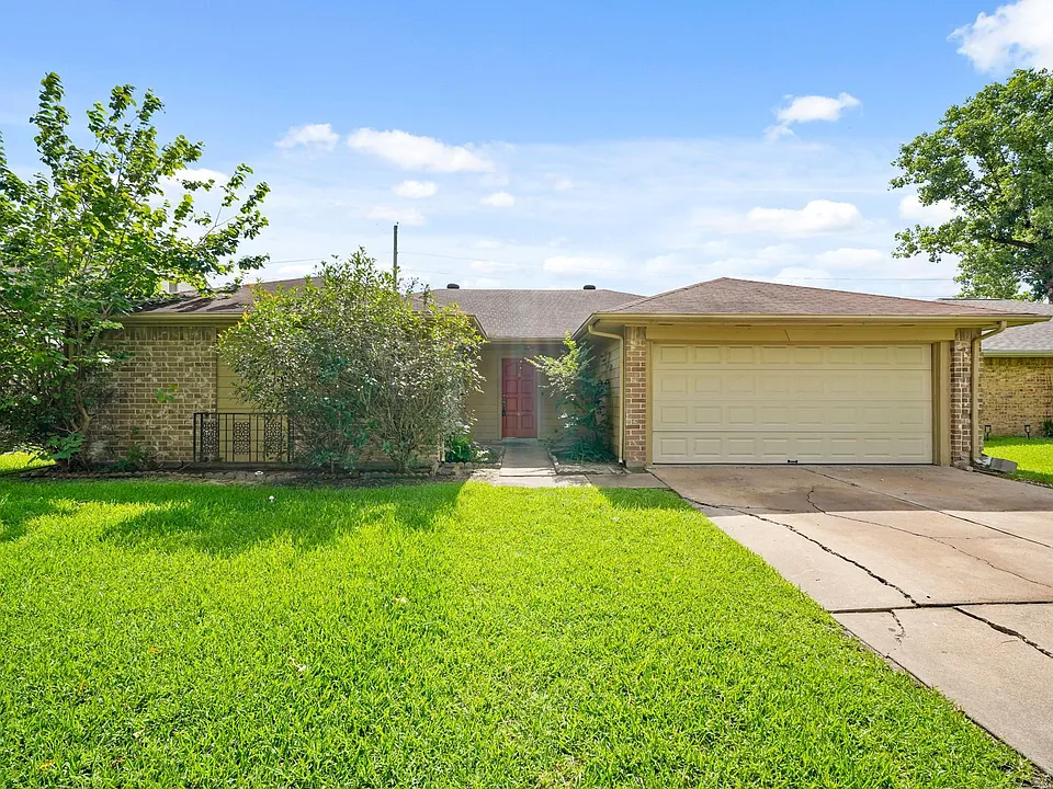 3714 Embarcadero Dr