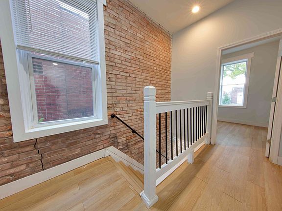 3rd image of 3625 Bamberger Ave #3625A