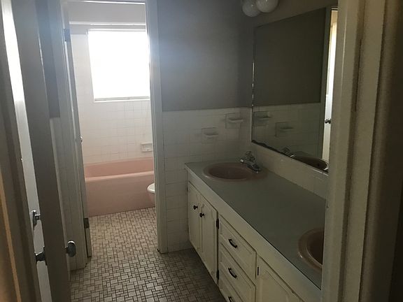 3rd image of 4107 Moores Ln