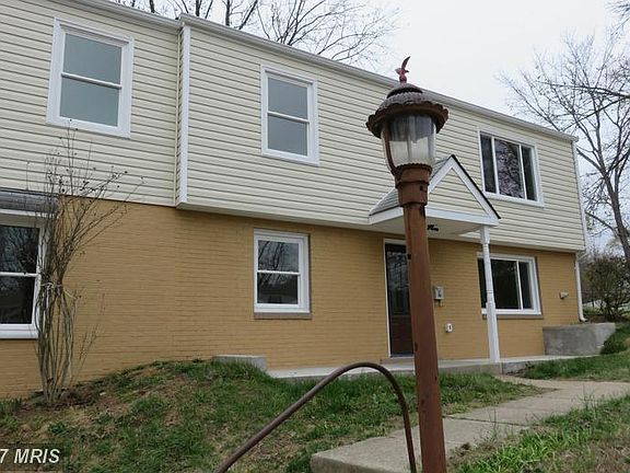 2nd image of 15110 Castle Ct