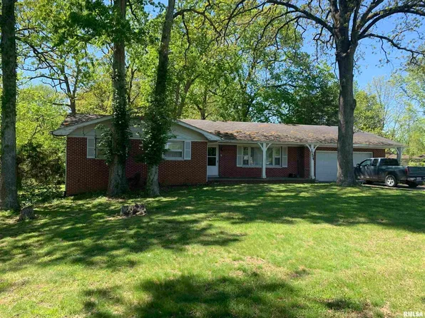 1104 S Giant City Rd, Carbondale, IL 62902