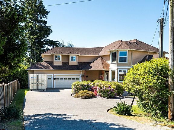 3rd image of 1922 Powliuk Cres