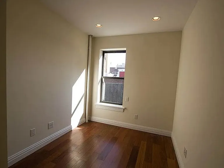 2 Manhattan Ave #10 — Photo 4