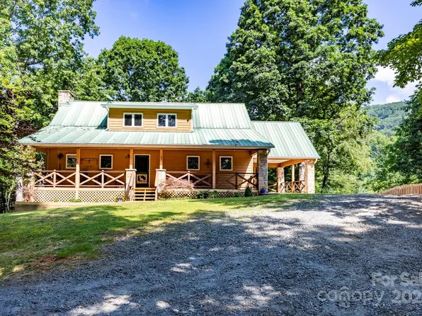 187 W Wilderness Rd, Lake Lure, NC 28746