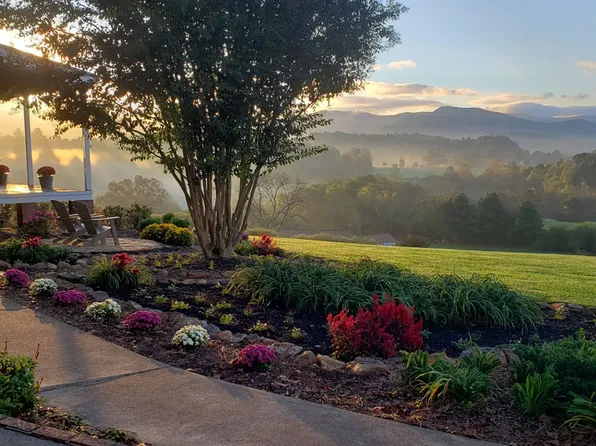 237 River Mdws, Blairsville, GA 30512