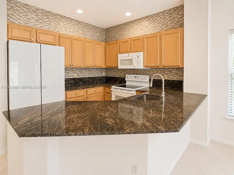 7337 Smithbrooke Dr — Photo 5