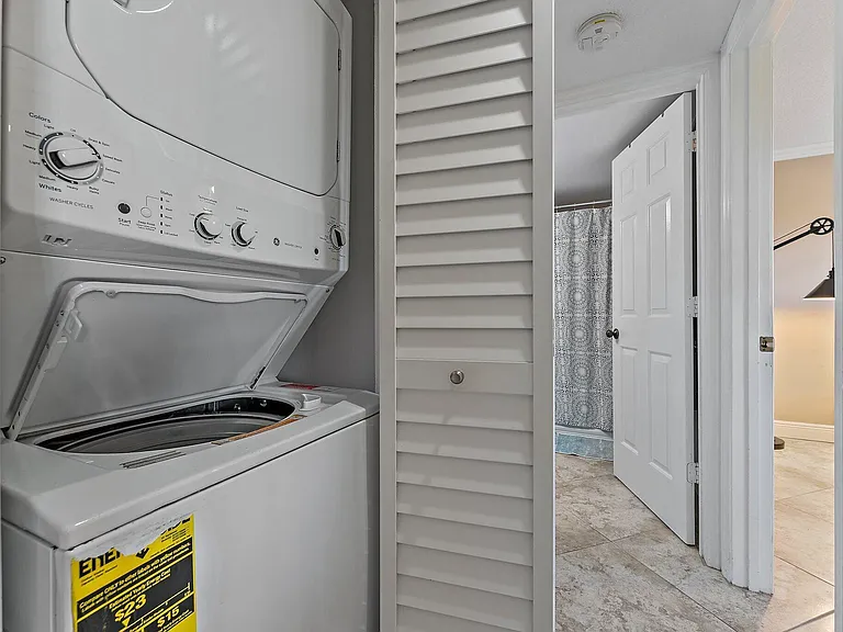 275 Palm Ave #C402 — Photo 29