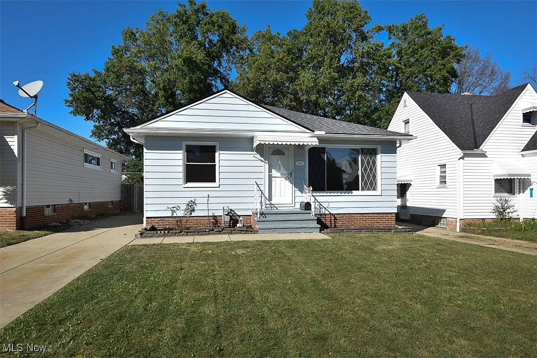 3430 Park Dr photo 1